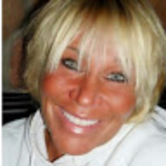 Meet your Posher, Tracy - Picture 1 of 1